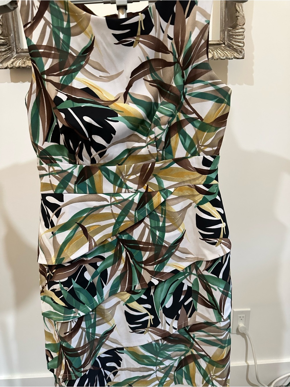 Sleeveless Tropical Leaf Sheath Dress in Green and Brown